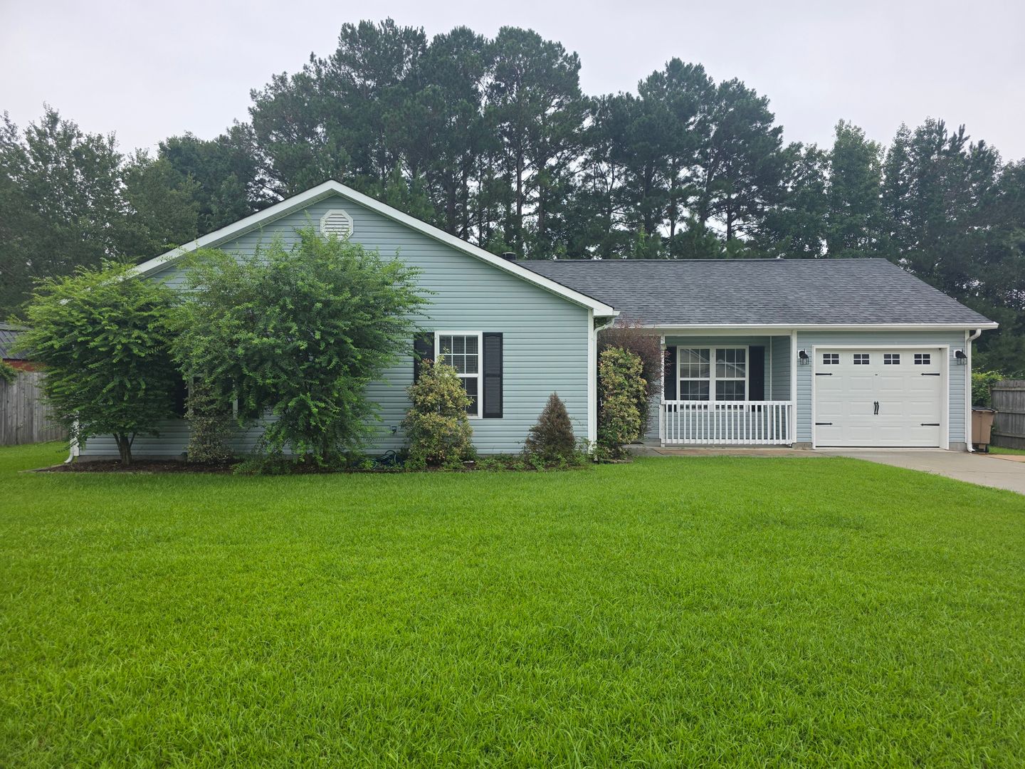 Jacksonville House: 212 Quarterhorse Lane