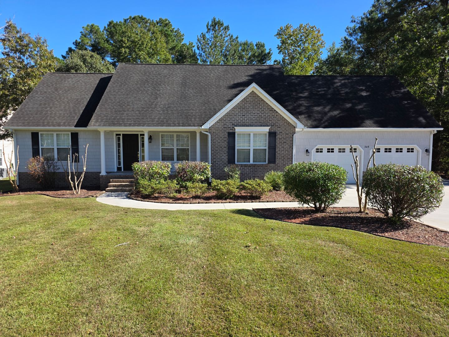 Havelock House: 345 Farina Drive