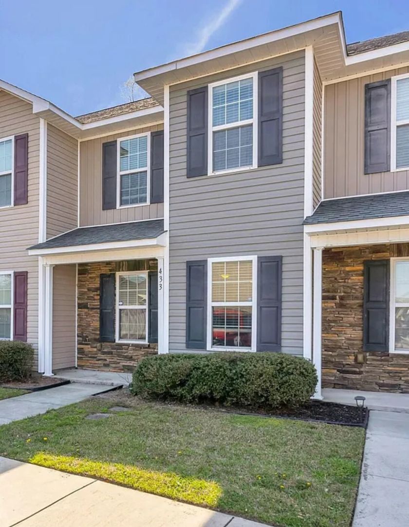 Jacksonville Townhome: 433 Falls Cove