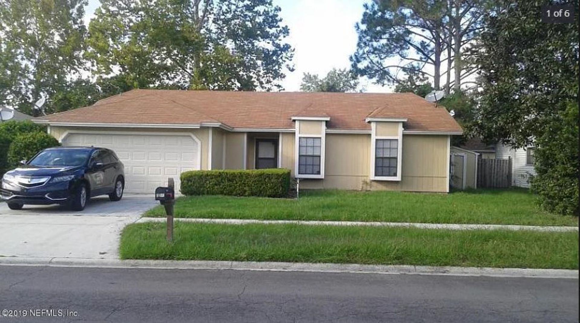 Jacksonville House: 8439 Everest Dr