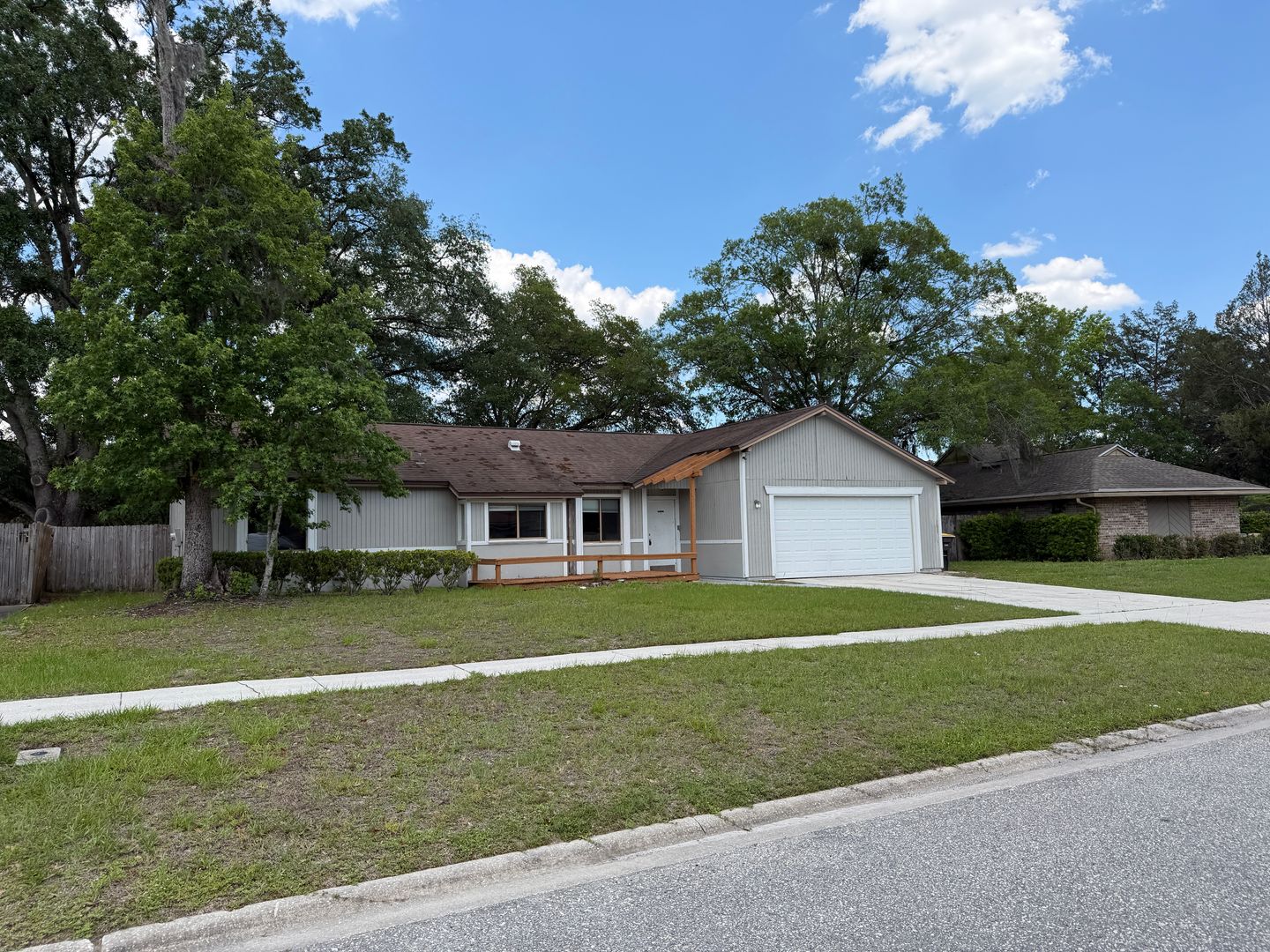 Jacksonville House: 8418 Bottlebrush Ct