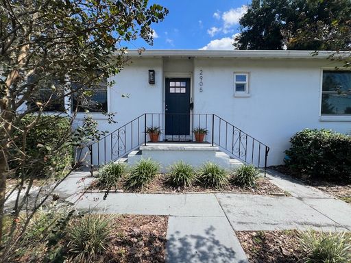 Discover this charming 3-bedroom, 2-bathroom home nestled in the heart of San Marco – photo 1
