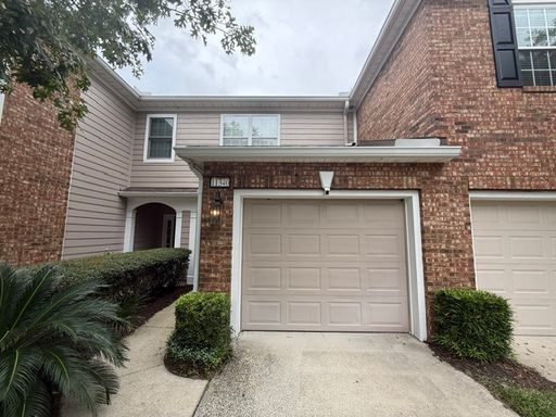 2 Bed 2.5 Bath Rental at 11340 Campfield Circle, Jacksonville, FL – photo 1