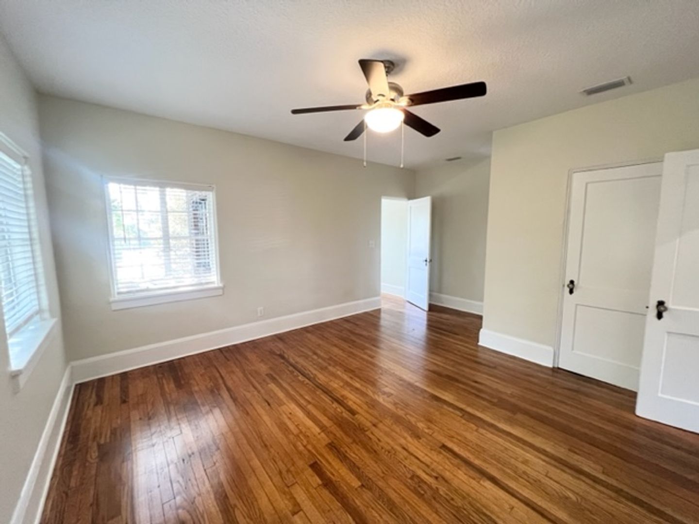 Gallery Image 16