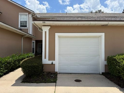 Spacious 2-bedroom, 2.5-bathroom townhome available for rent in The Gables! – photo 1