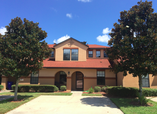 Beautiful townhome with laminate wood throughout!