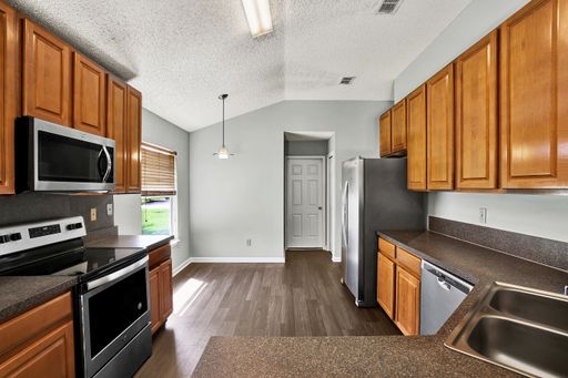 Nice 3 bedroom home for rent in Orange Park! – photo 1