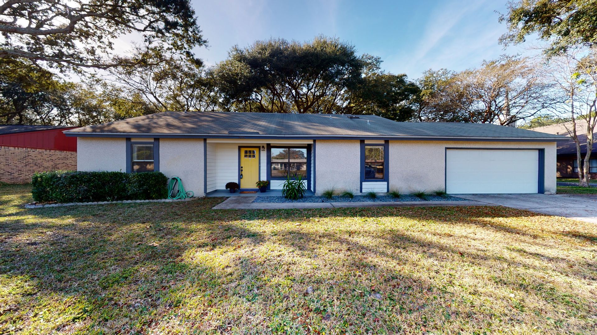 Neptune Beach House: 500 Penman Road