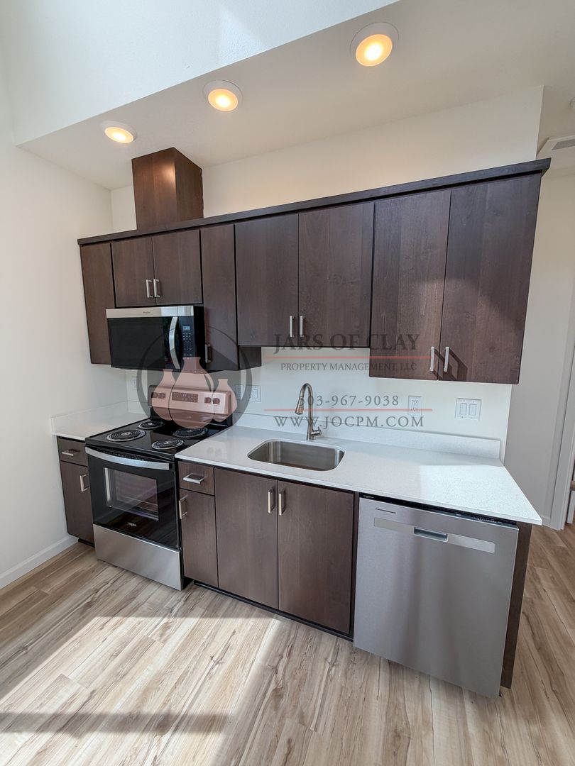 2026-1809 - 2584 - Schurman Cottages 4 of 9