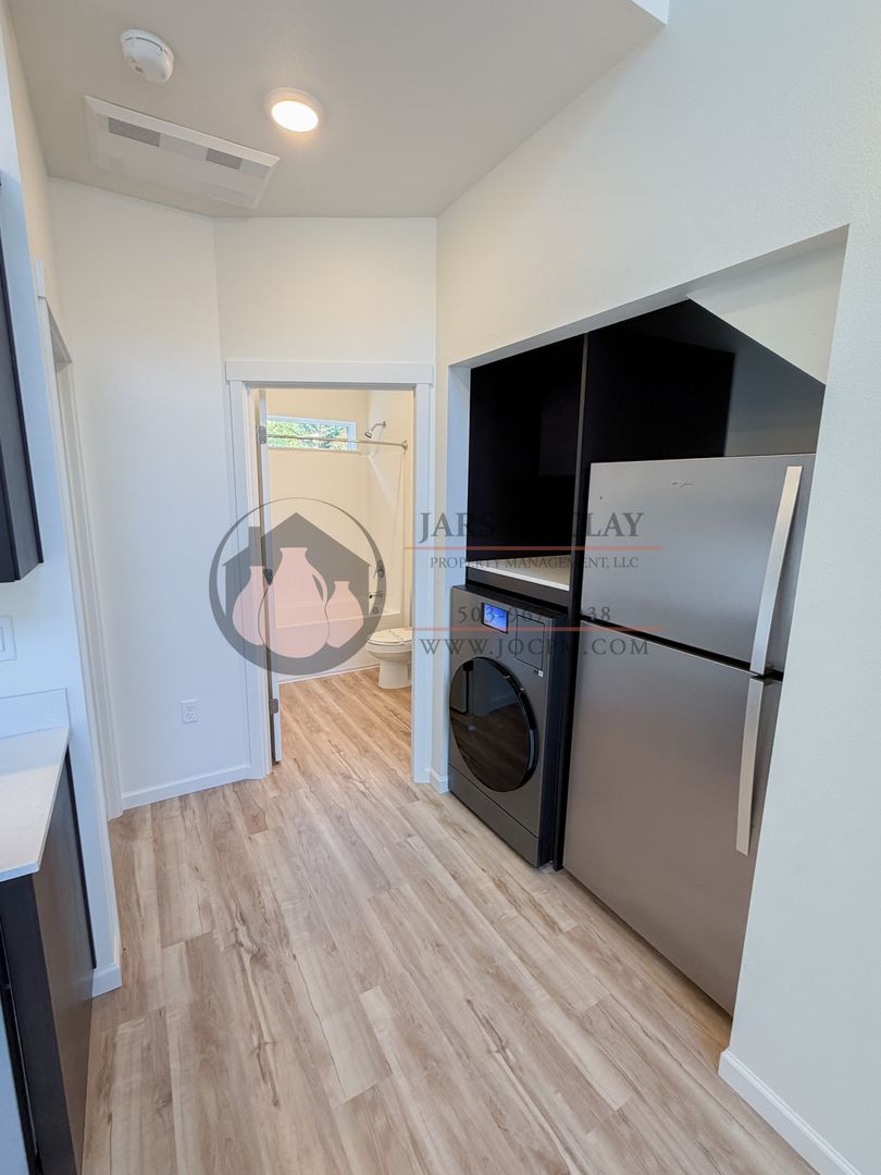 2026-1809 - 2544 - Schurman Cottages 5 of 8