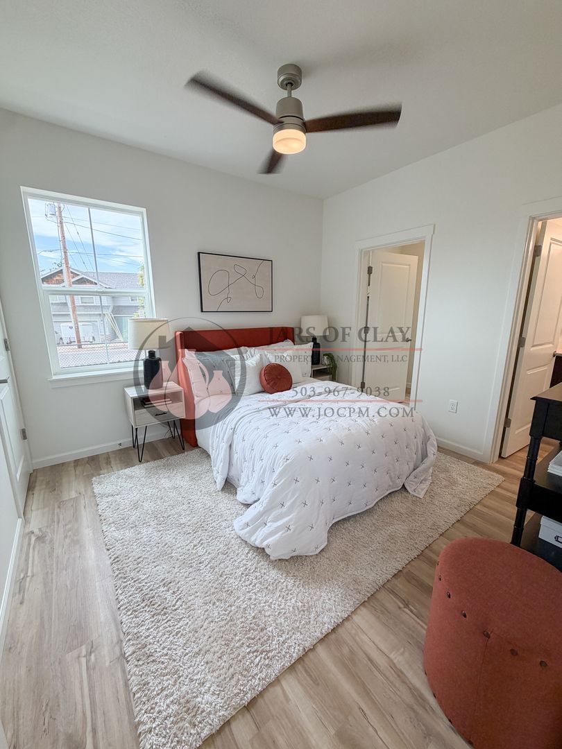 2026-1809 - 2592 - Schurman Cottages 6 of 11