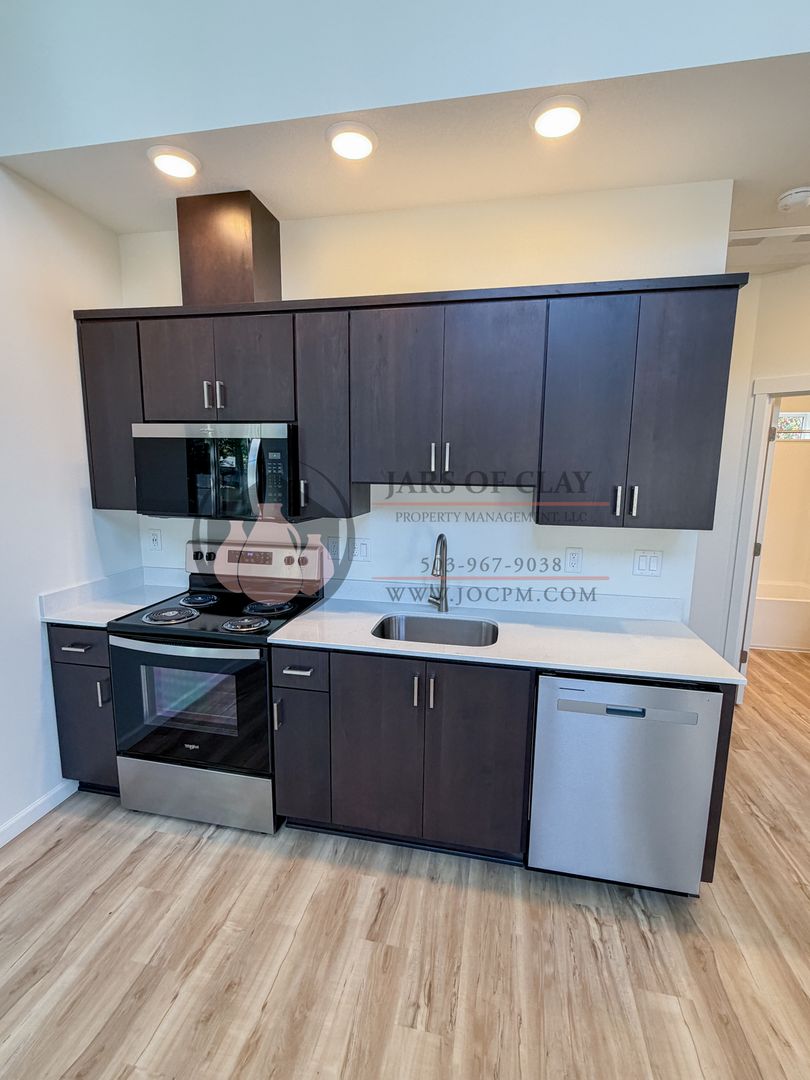 2026-1809 - 2544 - Schurman Cottages 3 of 8