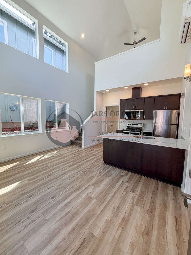 2026-1809 - 2560 - Schurman Cottages 2 of 10