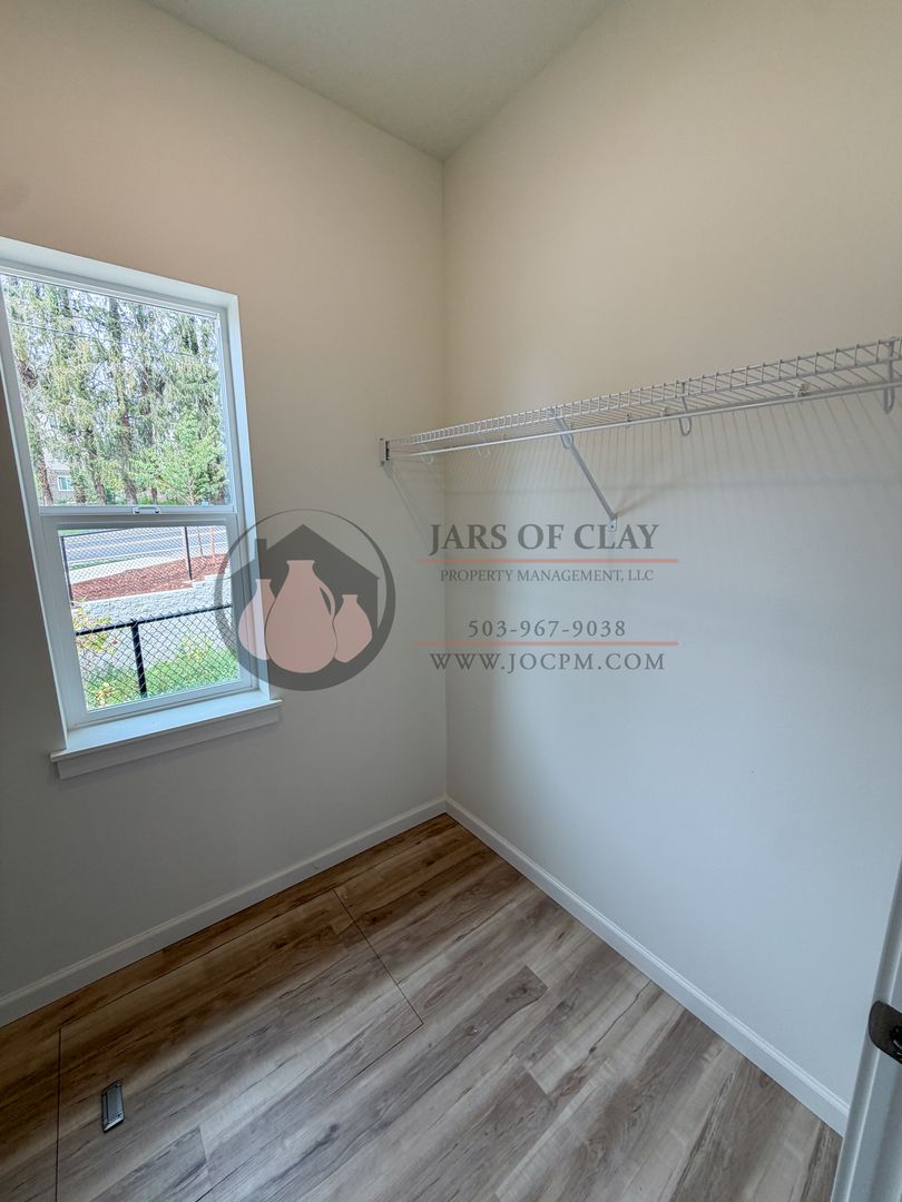 2026-1809 - 2592 - Schurman Cottages 7 of 11