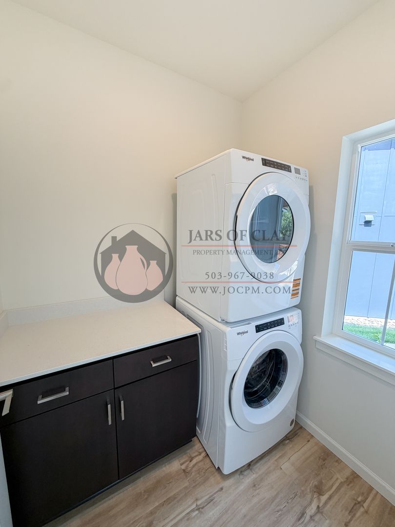 2026-1809 - 2560 - Schurman Cottages 3 of 10