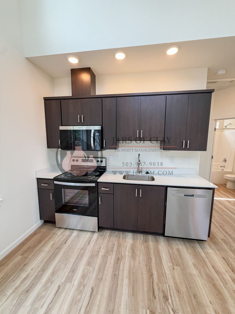 2026-1809 - 2568 - Schurman Cottages 3 of 8