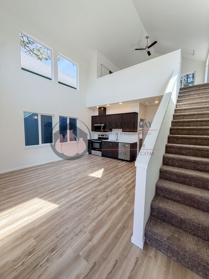 2026-1809 - 2528 - Schurman Cottages 2 of 9