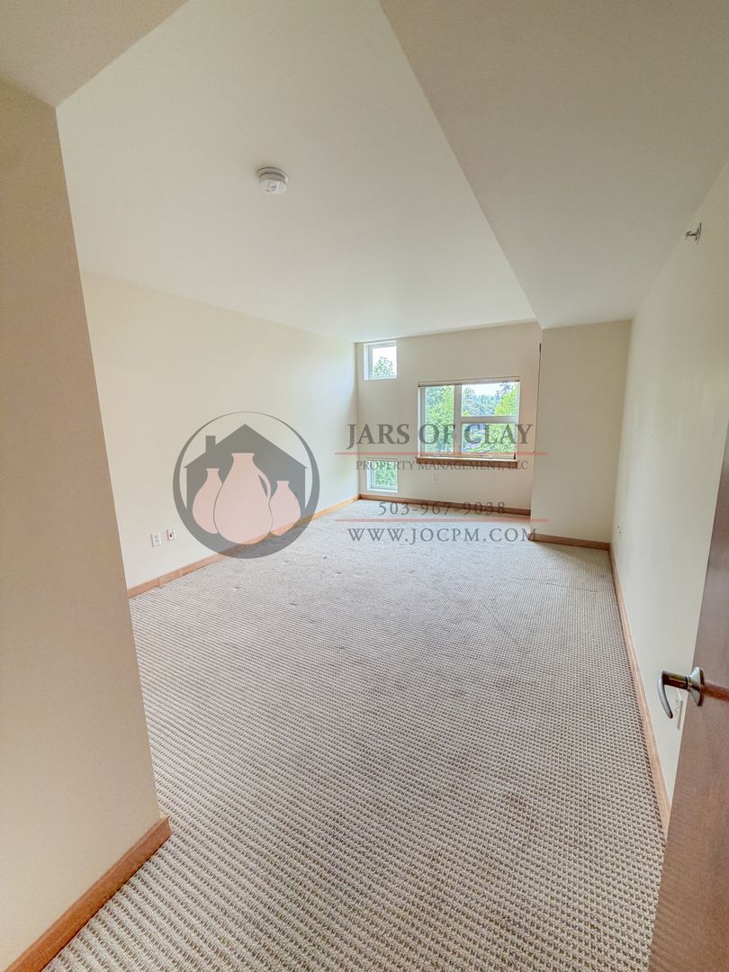 295 Church St. SE #403 5 of 11