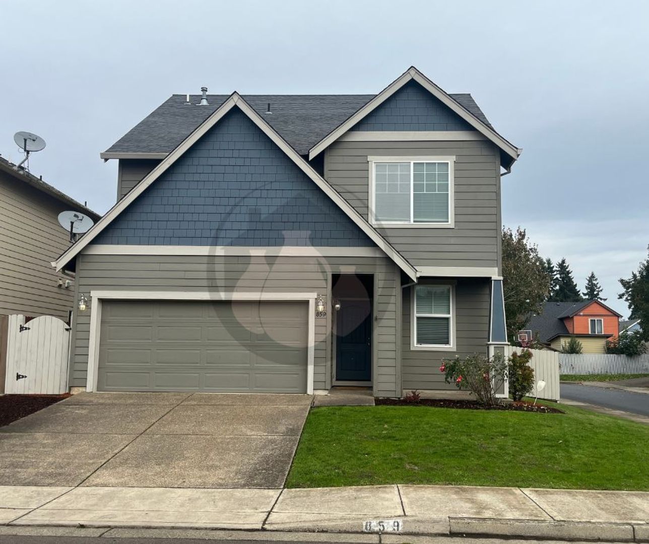 Keizer House: 859 Harbour Ln NE