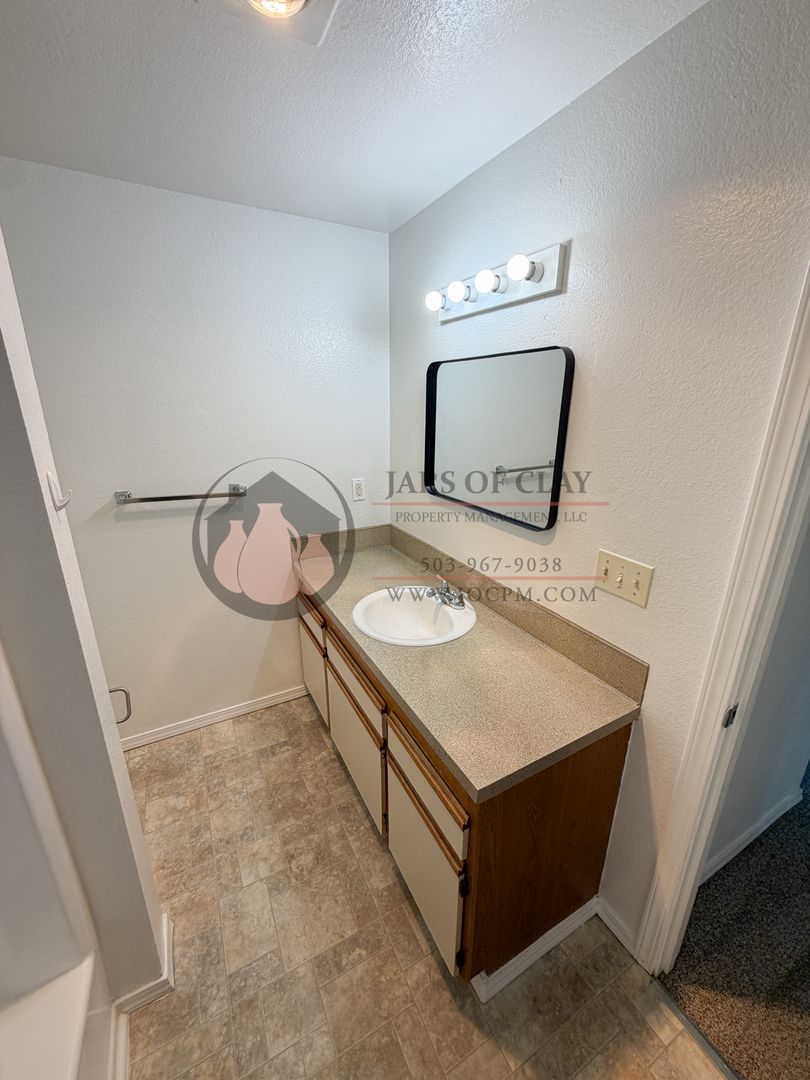 1/2 Off First Full Month's Rent 5 of 6