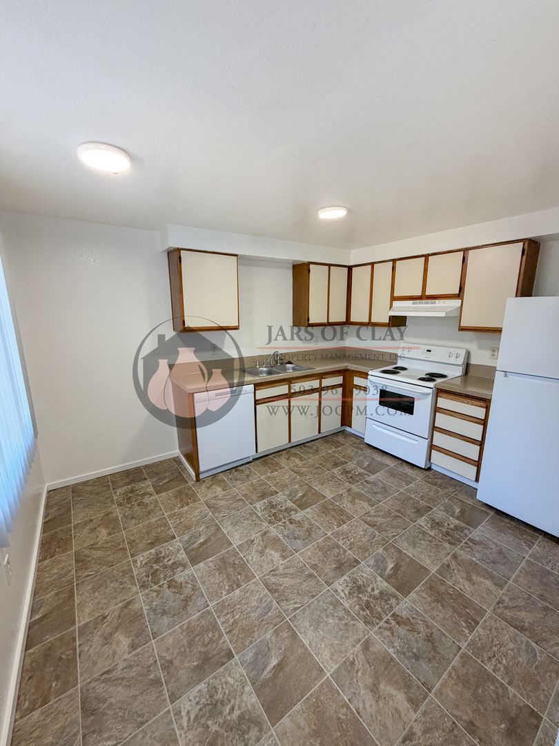 1/2 Off First Full Month's Rent | 2 Bed/1 Bath in Keizer | Ground Floor | W/D Hookups 3 of 7