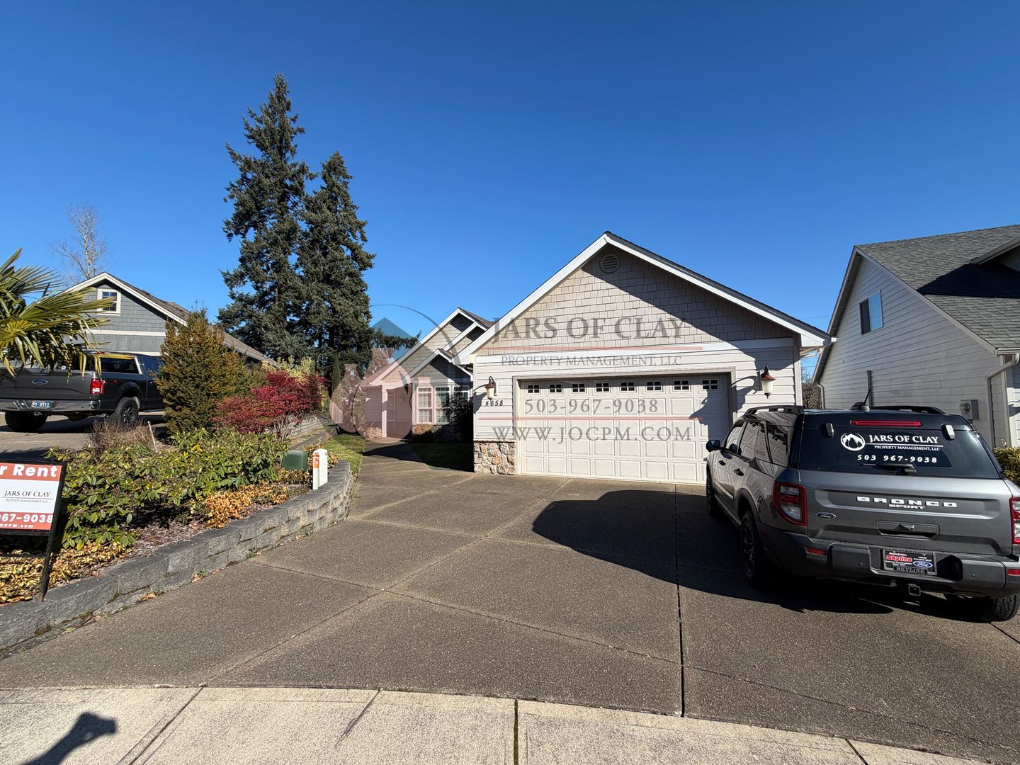 Salem House: 4658 Chattam St SE