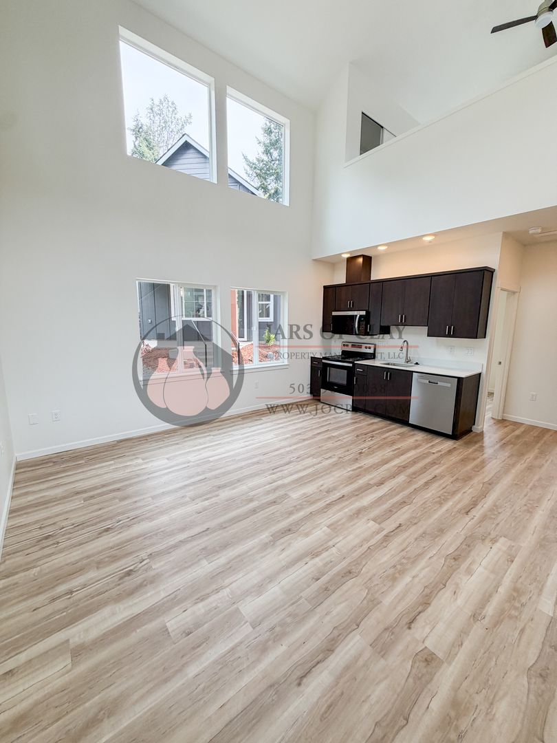 2026-1809 - 2568 - Schurman Cottages 2 of 8