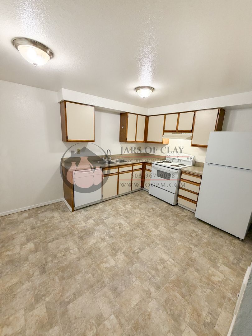1/2 Off First Full Month's Rent 2 of 6