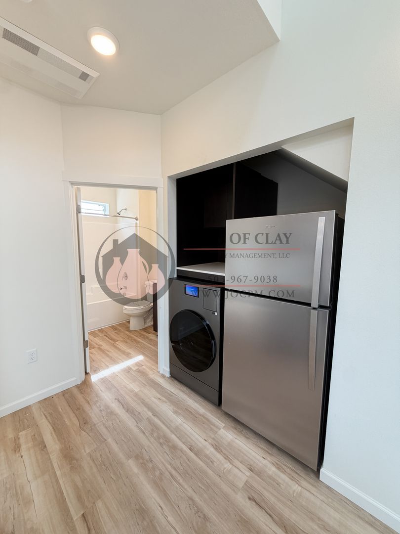 2026-1809 - 2568 - Schurman Cottages 4 of 8