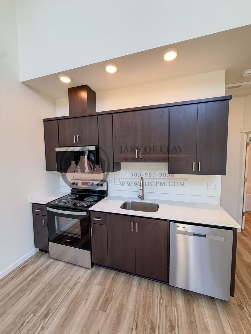 2026-1809 - 2528 - Schurman Cottages 3 of 9