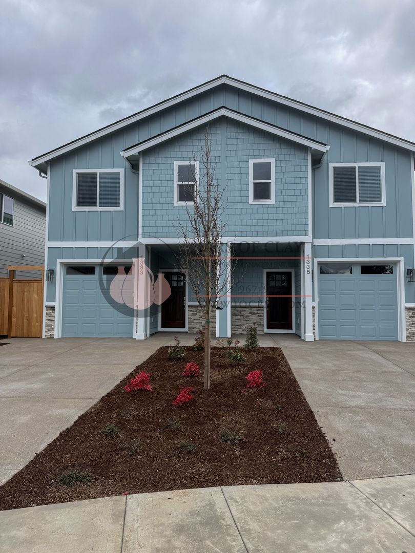 Keizer Apartment: 1333/1335 Oppek St NE