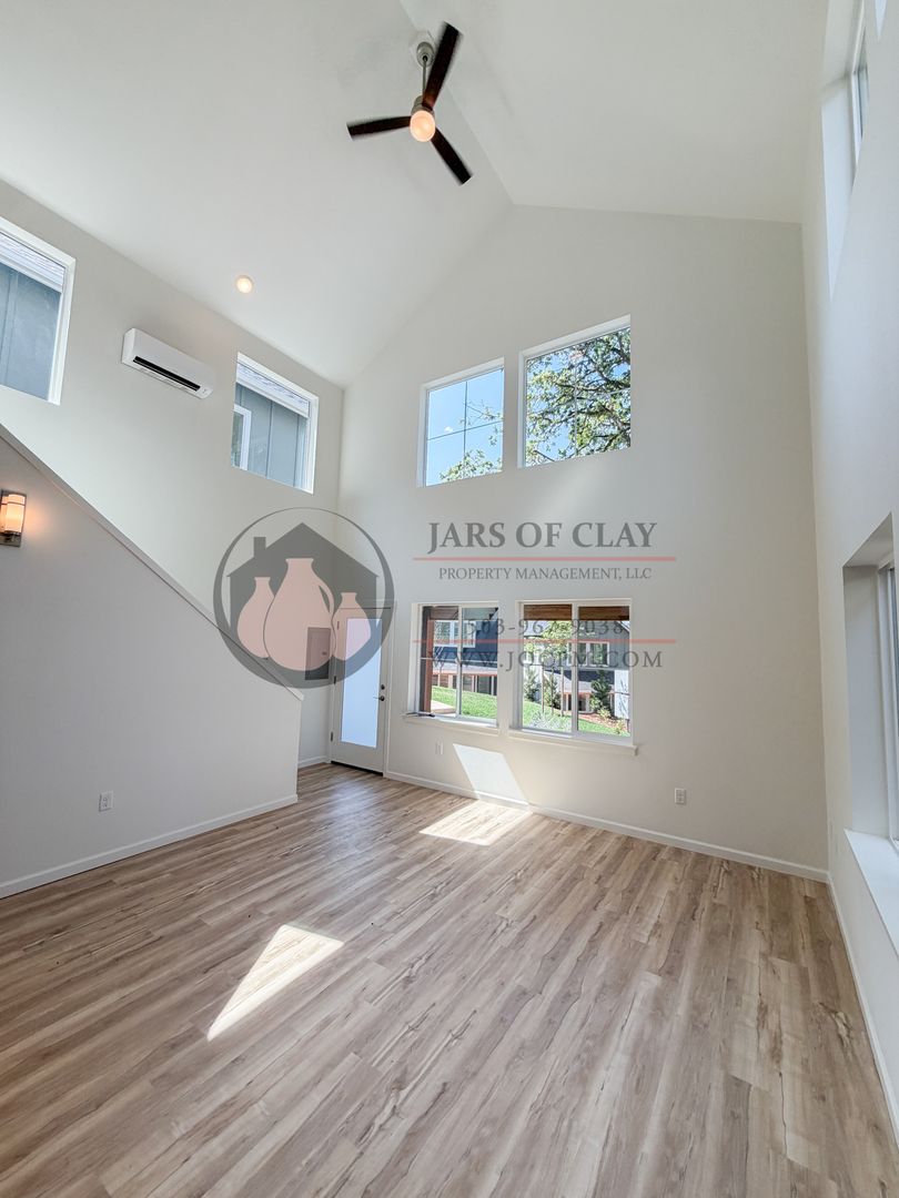 2026-1809 - 2520 - Schurman Cottages 4 of 9