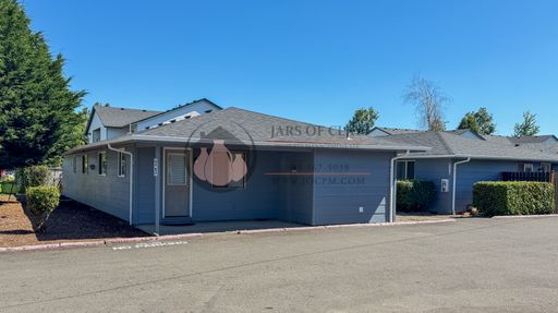 Remodeled NE Salem Home: Stacking W/D Hook-ups & Covered Parking-Move In Special!!! – photo 1
