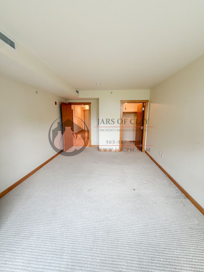 295 Church St. SE #403 6 of 11