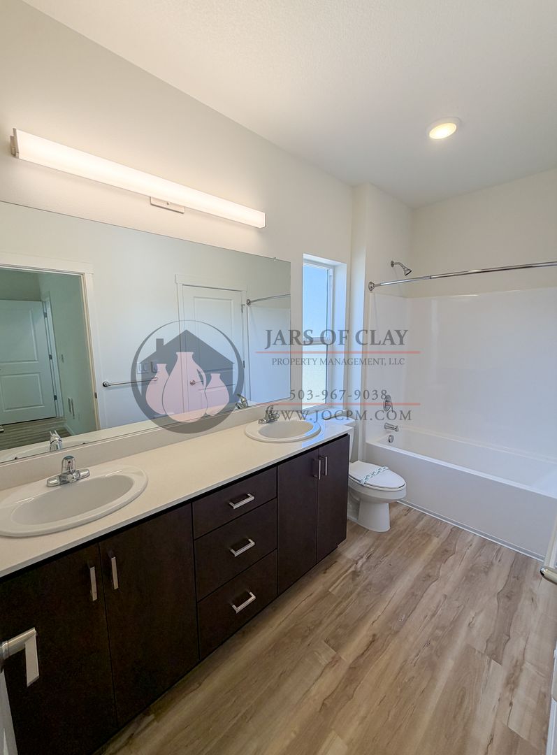 2026-1809 - 2560 - Schurman Cottages 6 of 10