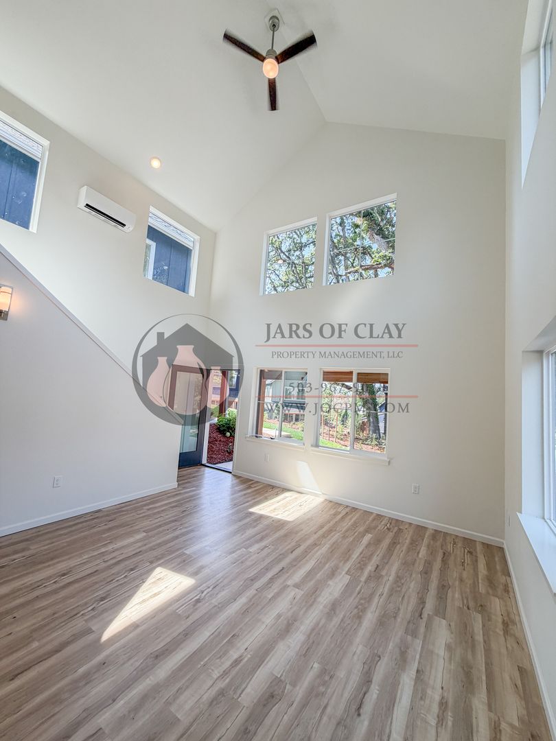 2026-1809 - 2512 - Schurman Cottages 5 of 9