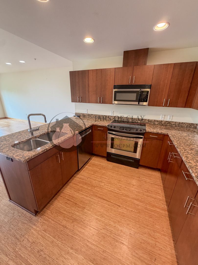 295 Church St. SE #403 10 of 11