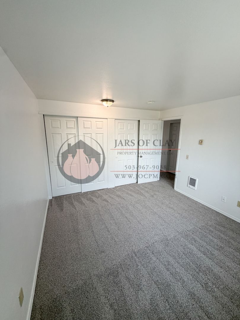 1/2 Off First Full Month's Rent 6 of 6