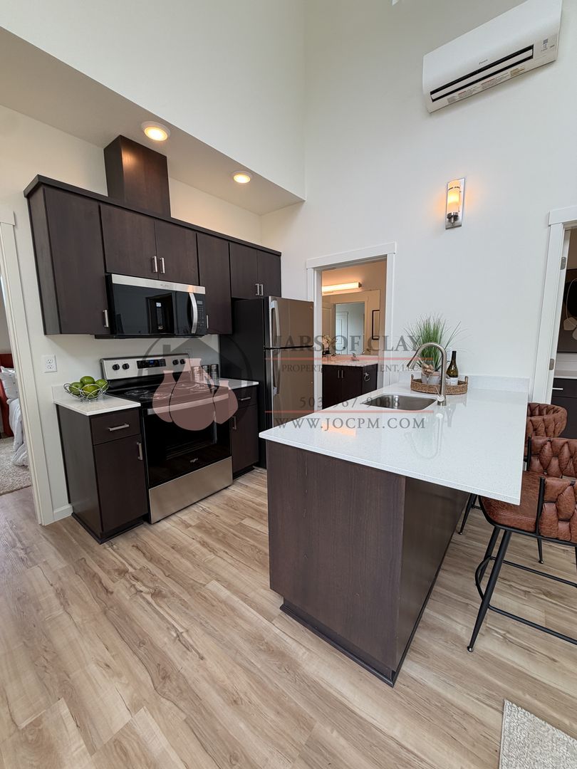 2026-1809 - 2592 - Schurman Cottages 5 of 11