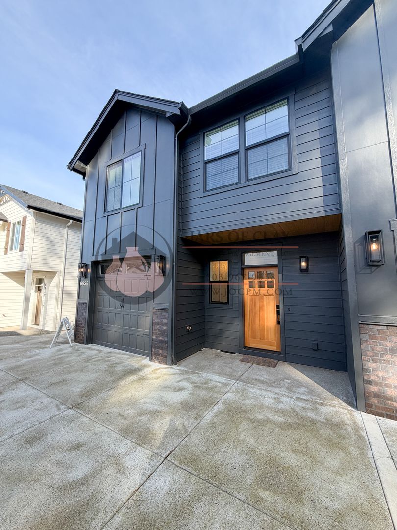 Salem Apartment: 6935 Talloc Ave SE