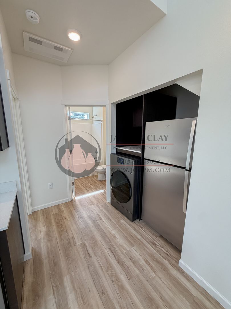 2026-1809 - 2576 - Schurman Cottages 5 of 9