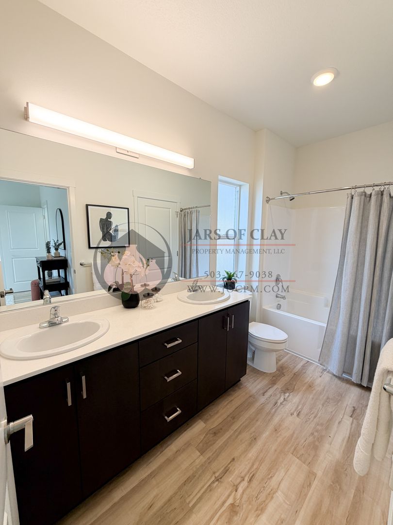 2026-1809 - 2592 - Schurman Cottages 8 of 11