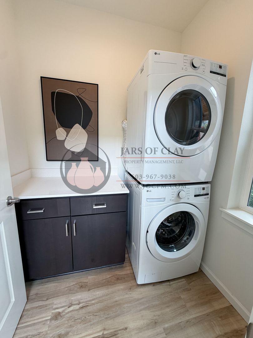 2026-1809 - 2592 - Schurman Cottages 3 of 11