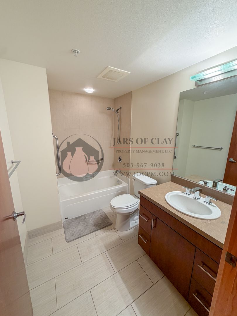 295 Church St. SE #403 3 of 11