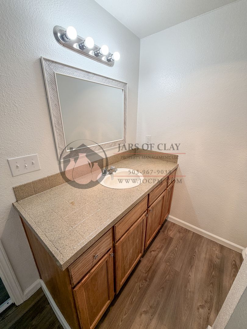 1/2 Off First Full Month's Rent | 2 Bed/1 Bath in Keizer | Ground Floor | W/D Hookups 5 of 8