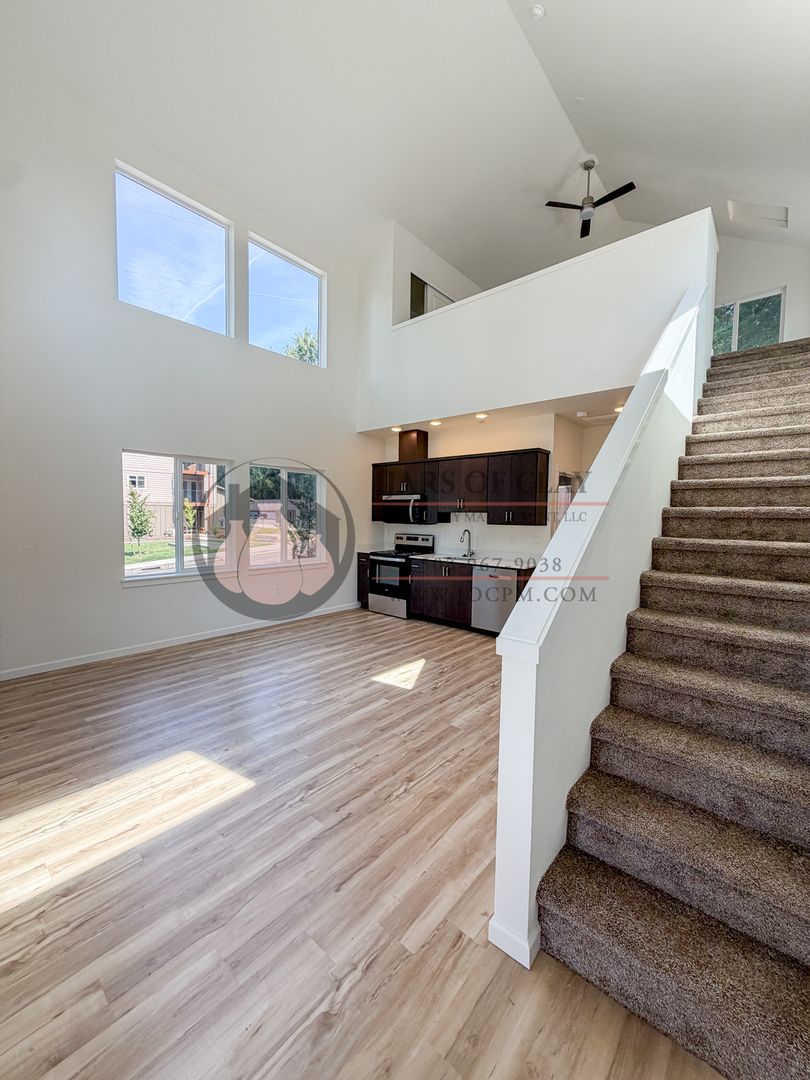 2026-1809 - 2512 - Schurman Cottages 2 of 9