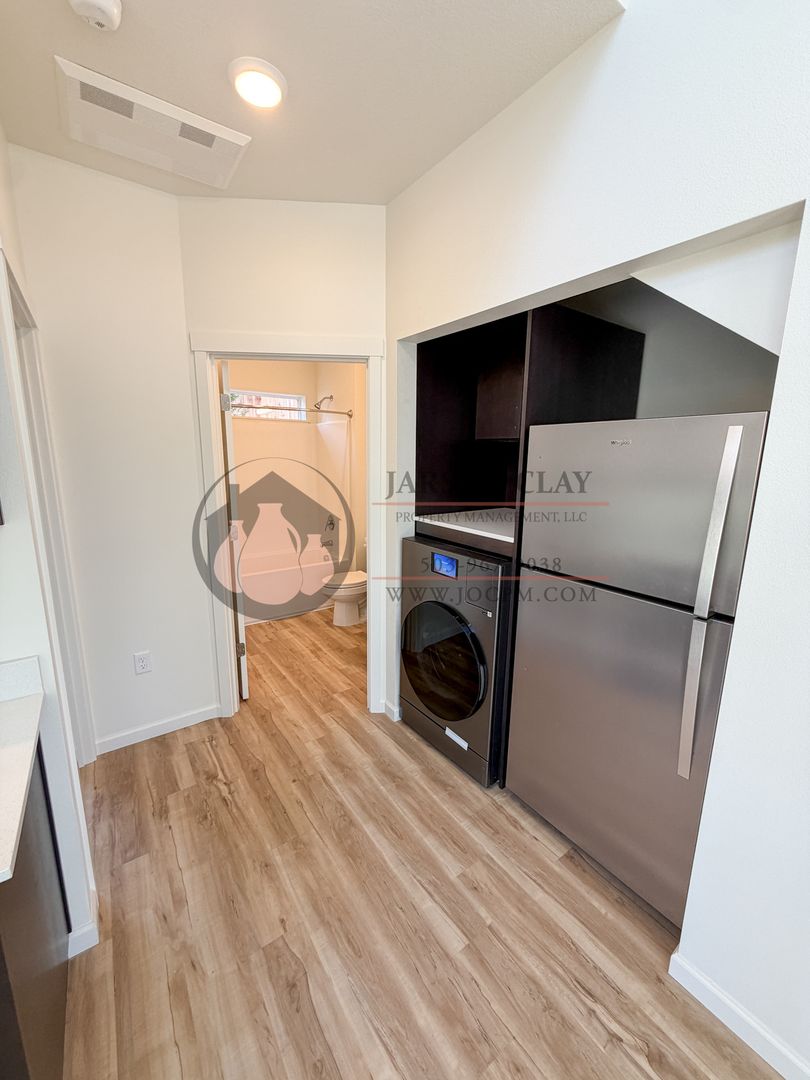 2026-1809 - 2512 - Schurman Cottages 4 of 9