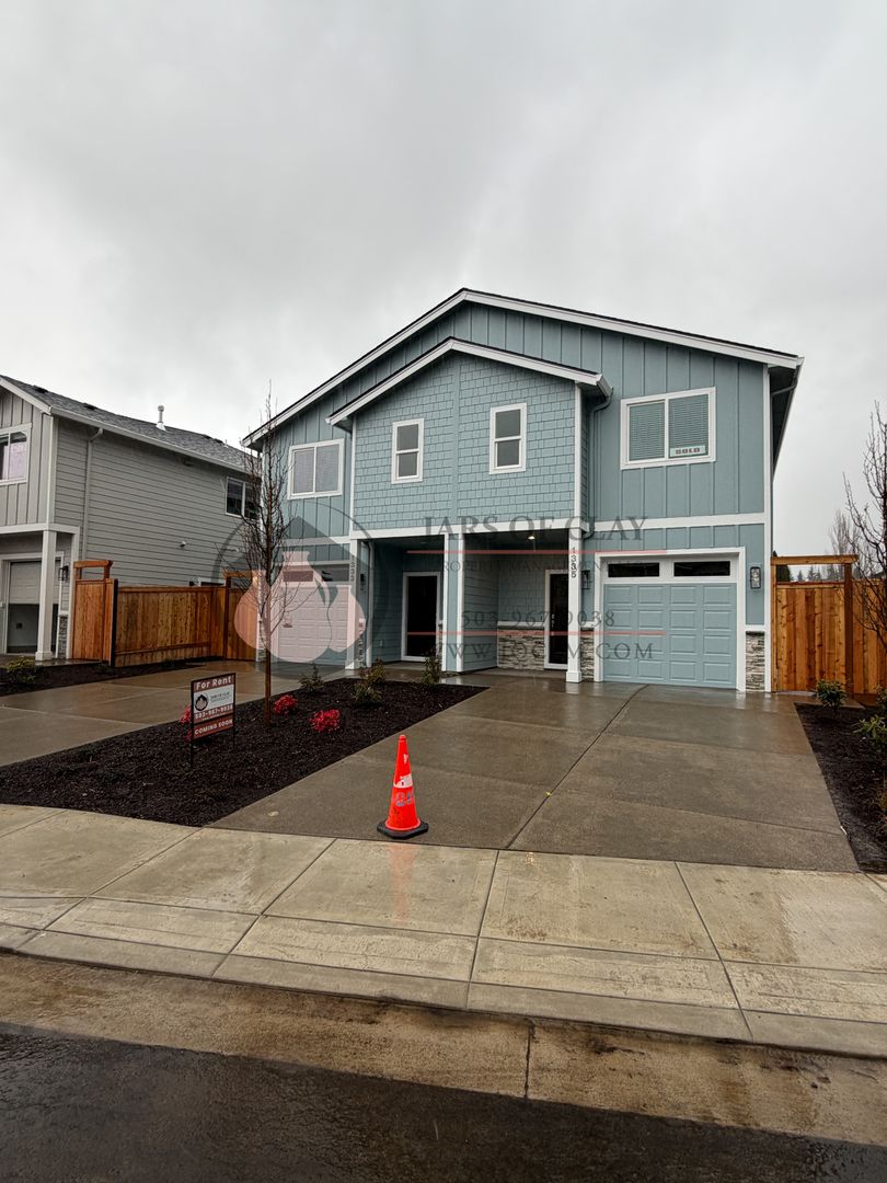 Keier Apartment: 1333/1335 Oppek St NE