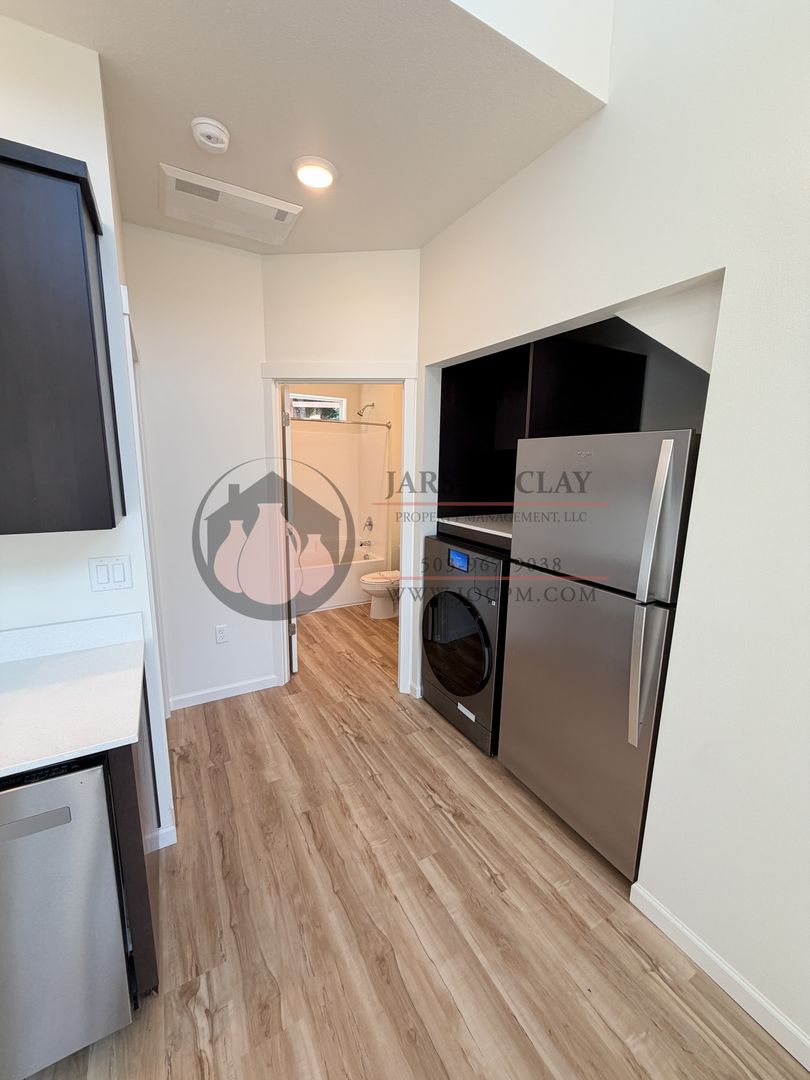 2026-1809 - 2528 - Schurman Cottages 5 of 9