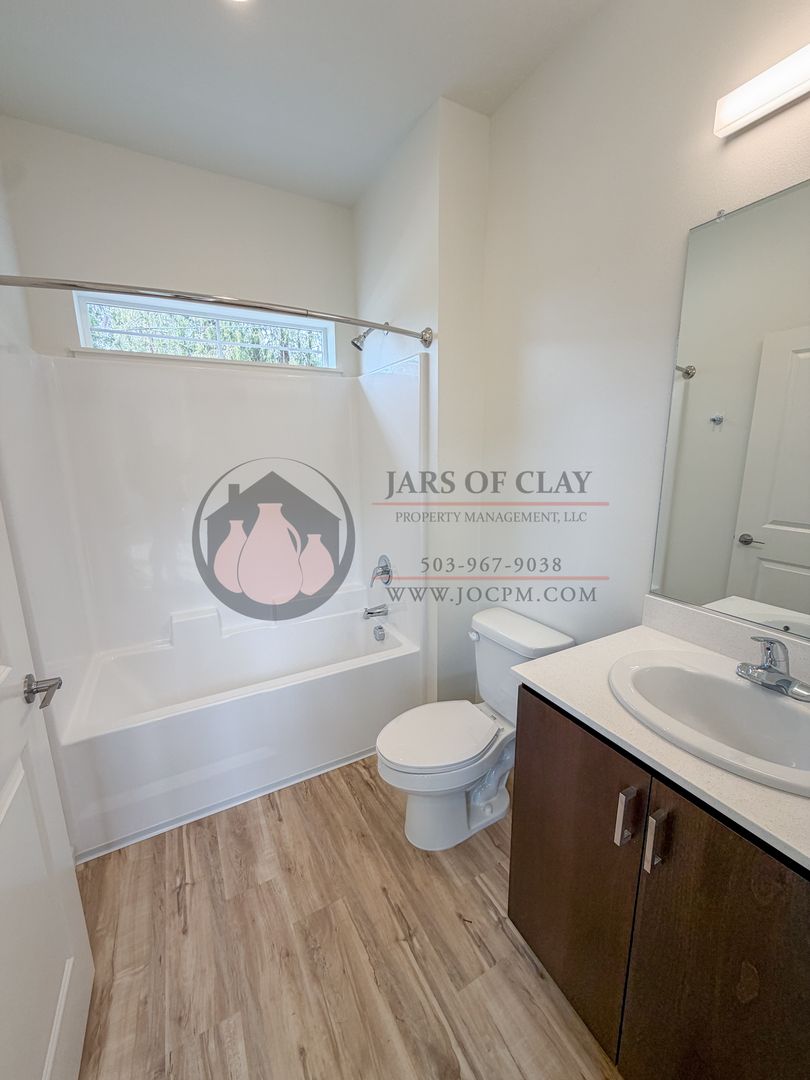 2026-1809 - 2584 - Schurman Cottages 7 of 9